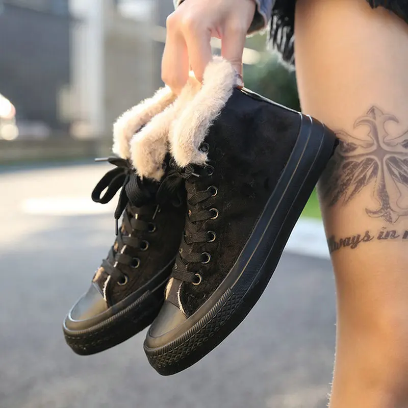HTUUA/Корейская теплая плюшевая зимняя обувь; женская пушистая пушистый мех; обувь на плоской подошве; женские повседневные кроссовки на шнуровке; обувь на толстой подошве; хлопковая обувь на плоской подошве; S3513 - Цвет: Черный