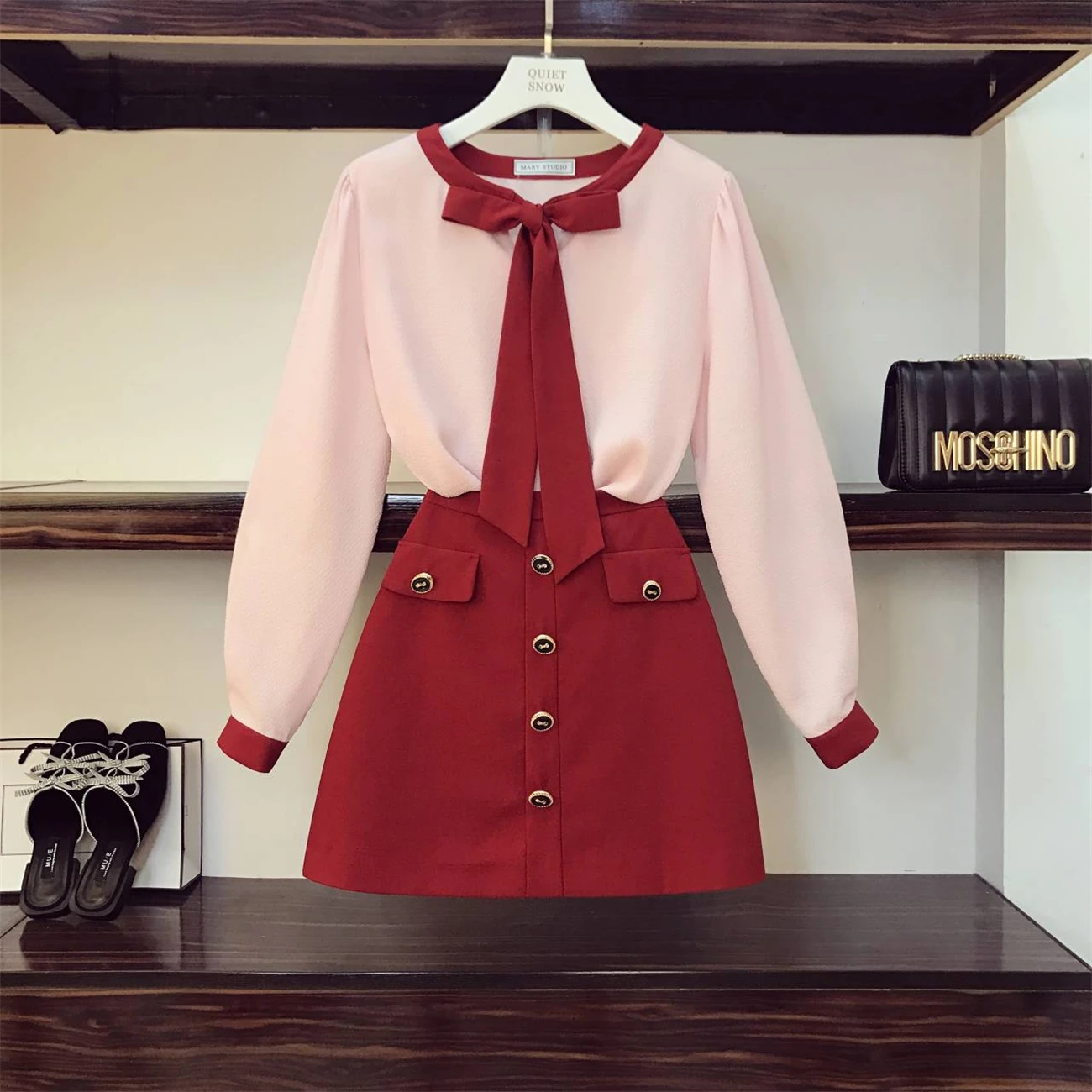 

Autumn Women Sets New Sweet Cute Bow Short Long-sleeved Blouse + Classic Butons Skirt Two-piece Girl Lady Red Skirts Suit 2 Pcs
