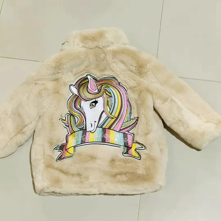 Зимние куртки с искусственным кроличьим мехом для принцесс пальто с вышитым единорогом для маленьких девочек; куртки для девочек; детская верхняя одежда - Цвет: beige