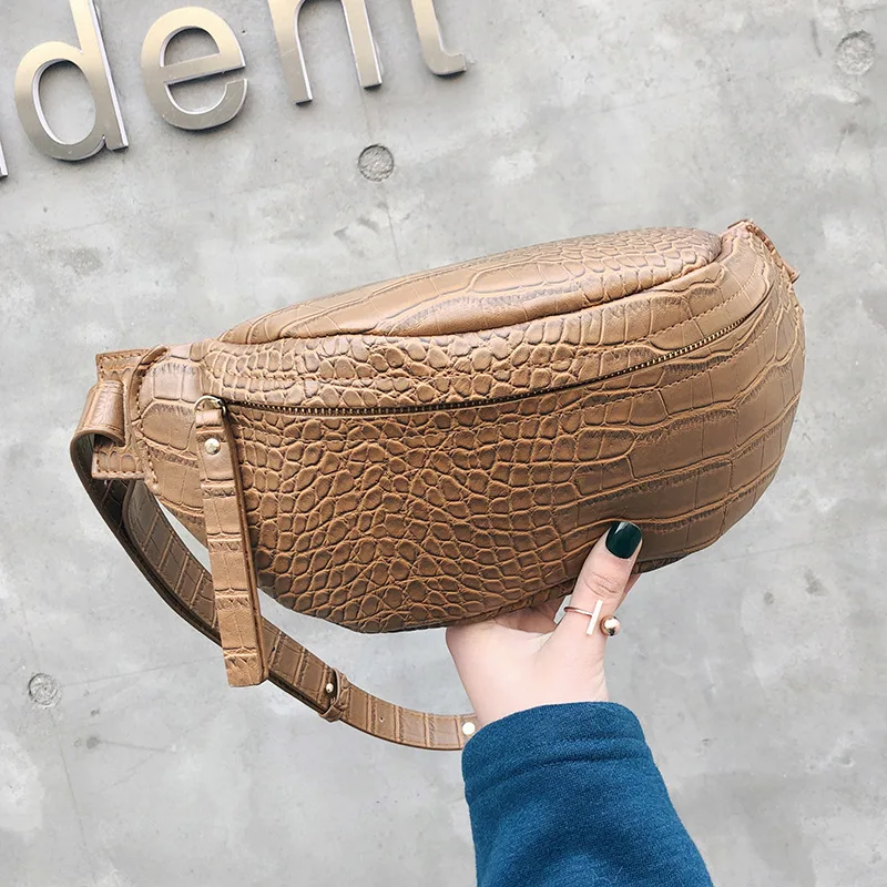 

Small Bag Female 2019 New Chest Bag Trend Stone Pattern Pocket Embossed Wild Chic Retro Messenger Bag