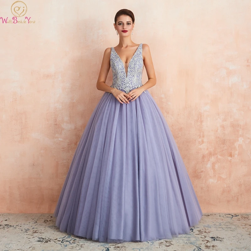 

Light Purple Sleeveless A-Line Evening Dresses Applique V Neck Floor Length Long Backless Formal Party Gowns robe de soiree 2019
