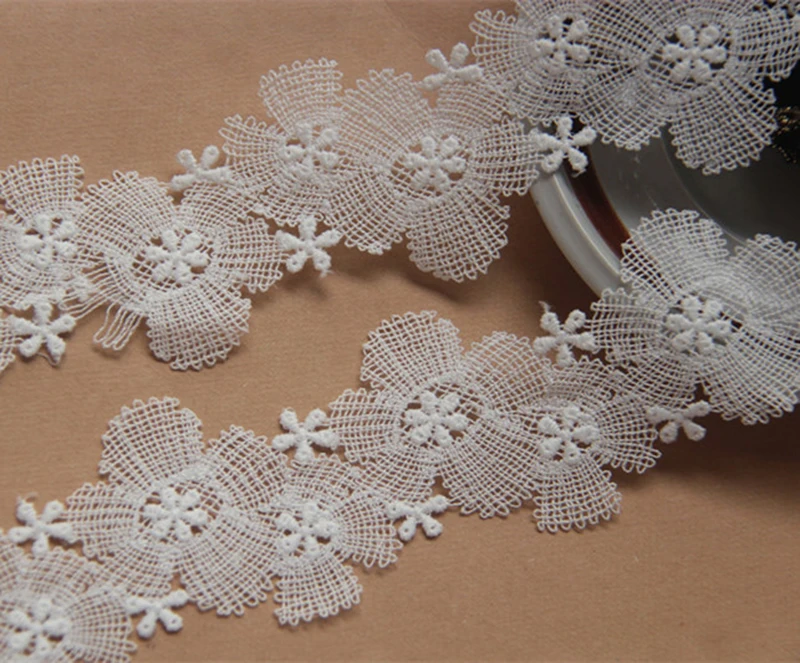 

10Yards Water Soluble Embroidery Lace Fabric DIY Flower Patch White Applique Trim Ribbon Sewing Guipure Dress Decor 4cm Width