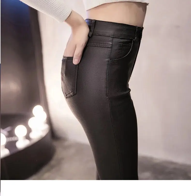 Женские кожаные брюки с высокой талией, зима, черные облегающие кожаные брюки для женщин размера плюс, бархатные облегающие эластичные брюки-карандаш