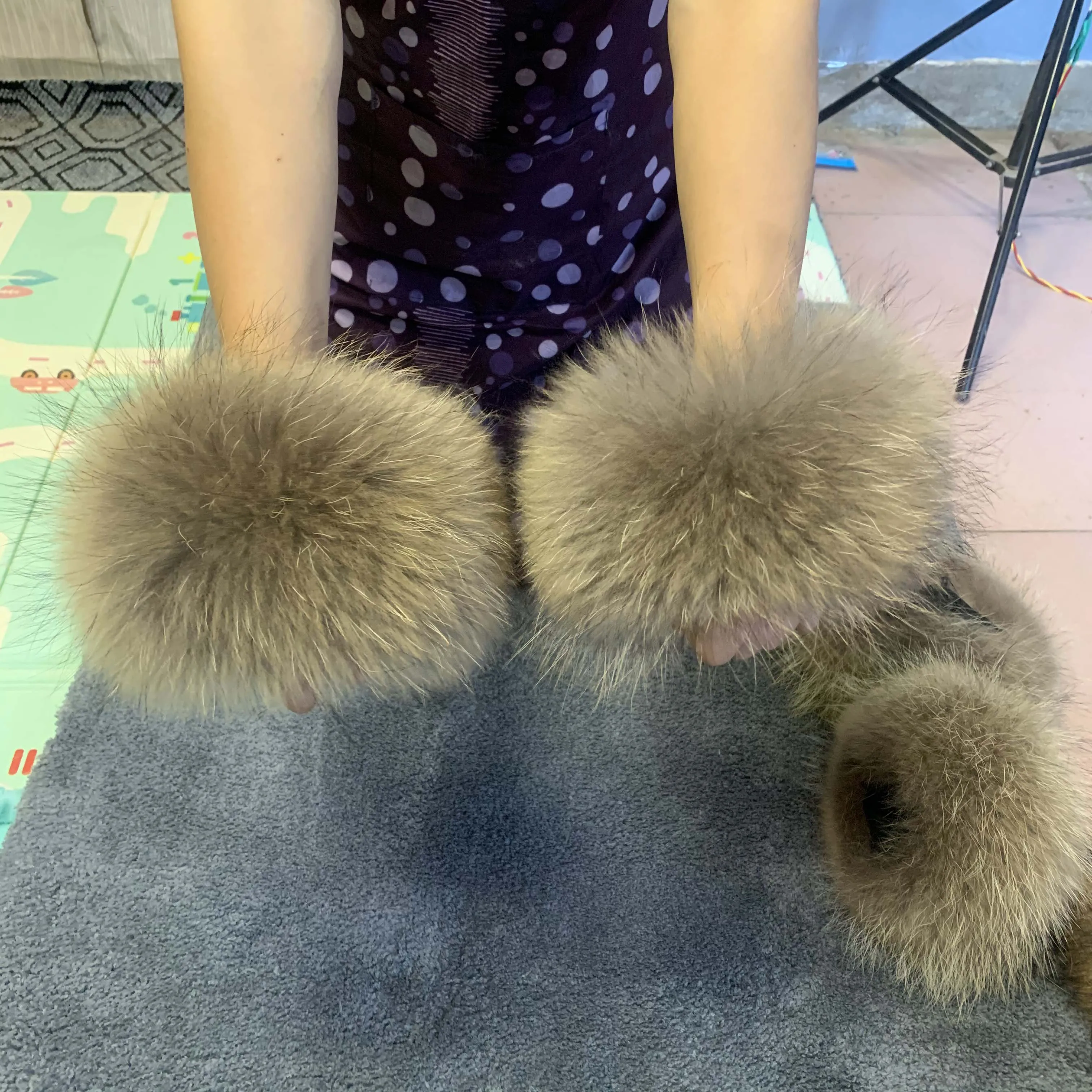 Рисунок 3 - Натуральный мех енота манжеты с