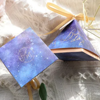 

Married Wedding Supplies Double-Layer Triangular Candy Box Pink High-End Candy Carton