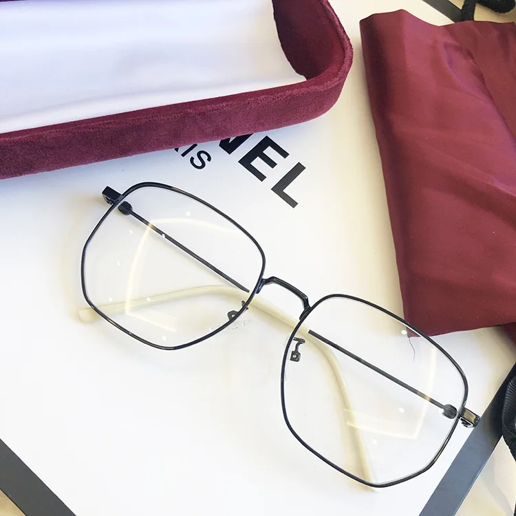 10786609898_1820445784