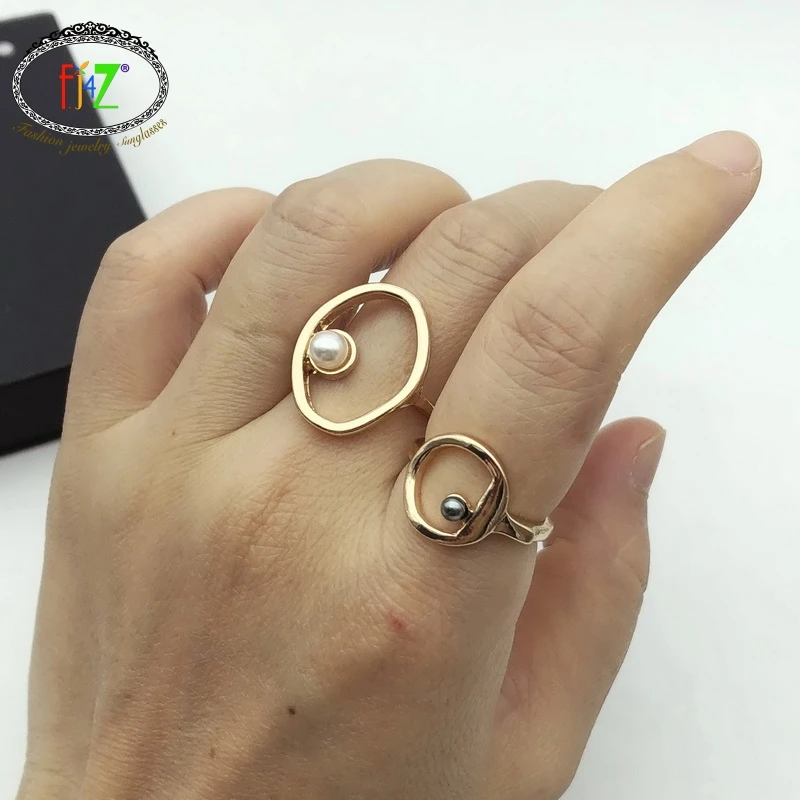 

F.J4Z Fashion Woman Finger Ring Rings Simulated Pearl Rhinestone Ladies Rings Minimalist Jewelry Girl Gifts anillos de mujeres