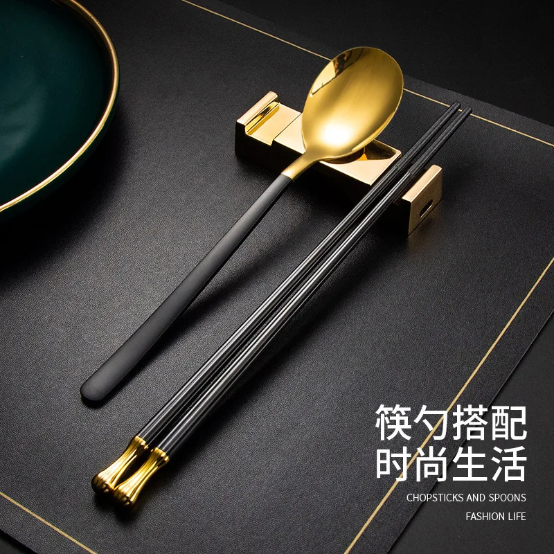 

5 pair of Chinese, Japanese and Korean reusable non-slip alloy chopsticks hotel home high temperature creative gift chopsticks