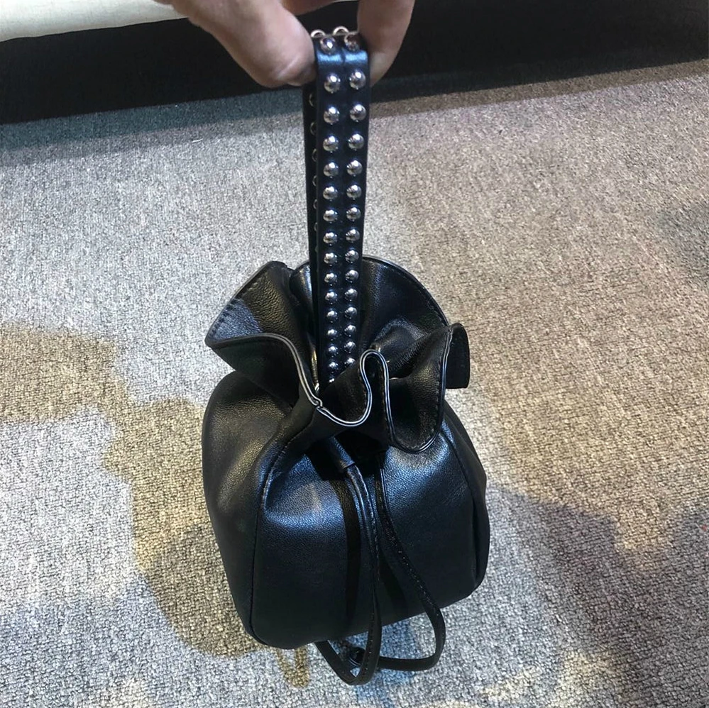 

High Quality Sheepskin Ladies Clutch Women 2020 New Dinner Bag Handbag Solid Color Rivets Bucket Bag Mini Sling Bag