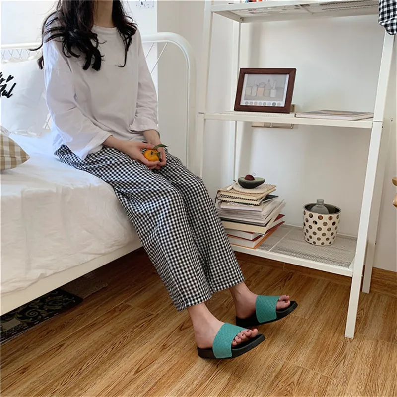 Home Slippers Female Indoor Slippers Beach Flip flops Comfortable Soft Beautiful Outdoor Slippers Shoes Guest Flip flops