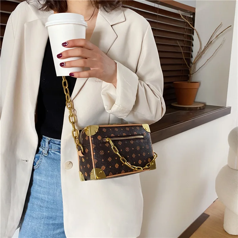 

2020 new spring vintage printing box bag, feminine fashion chain, one-shoulder oblique small square bag