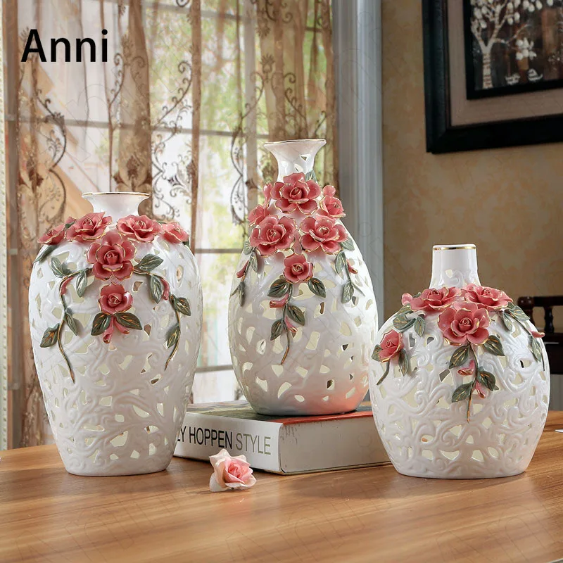 

Декоративная керамическая ваза с рельефными цветами, современные европейские пустотелые цветочные вазы для гостиной, настольные украшения для растений, домашний декор