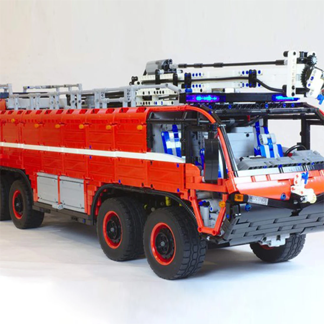 Высокое качество 7177 шт высокого уровня MOC RC аэропорт пожарный грузовик строительный блок модель DIY Строительная модель с мотором подарок