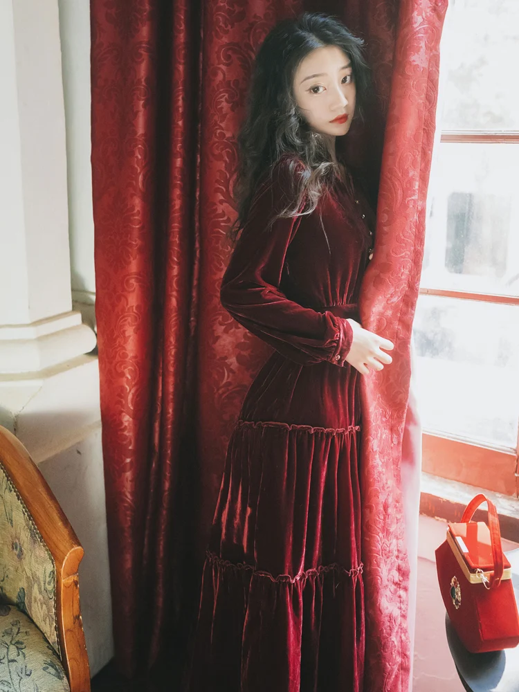 Red velvet wine quality velvet retro show thin long skirt in the new dress