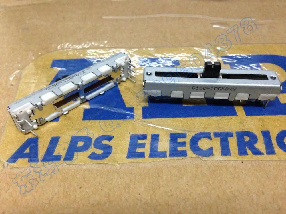 

2PCS/LOT .ALPS 4.5 cm sliding potentiometer, double B100KX2 5MM shaft