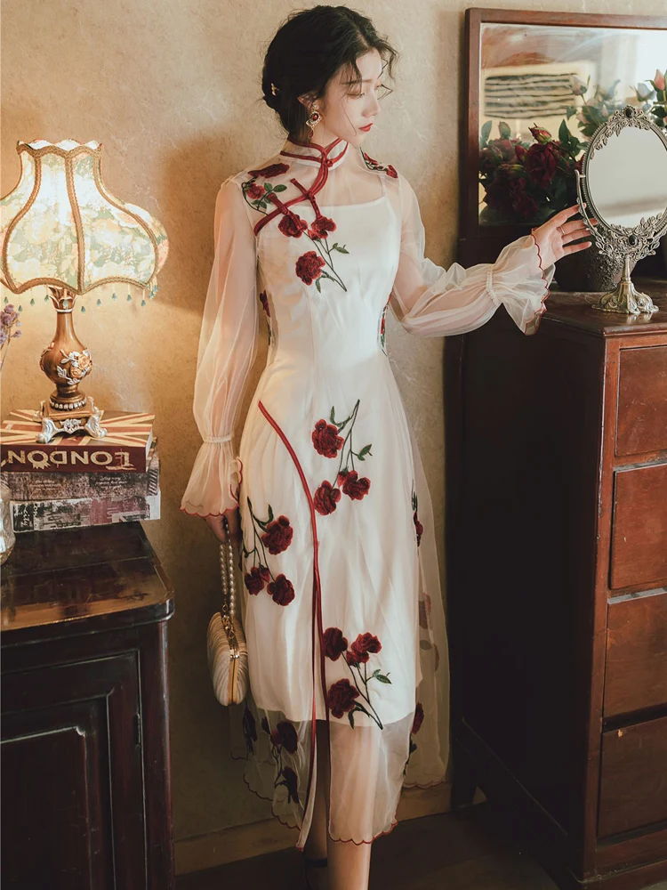 Cream apricot heavy industry rose embroidery improved cheongsam two-piece dress over pricing
