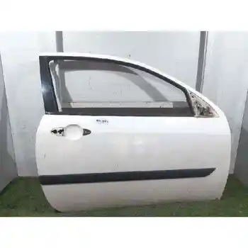 

RIGHT FRONT DOOR FORD FOCUS SALOON (CAK)