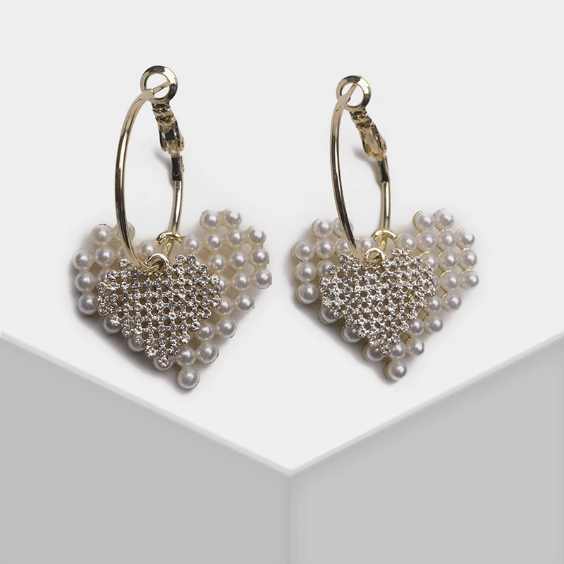 

Women's lovely heart-shaped artificial pearl set drop earrings