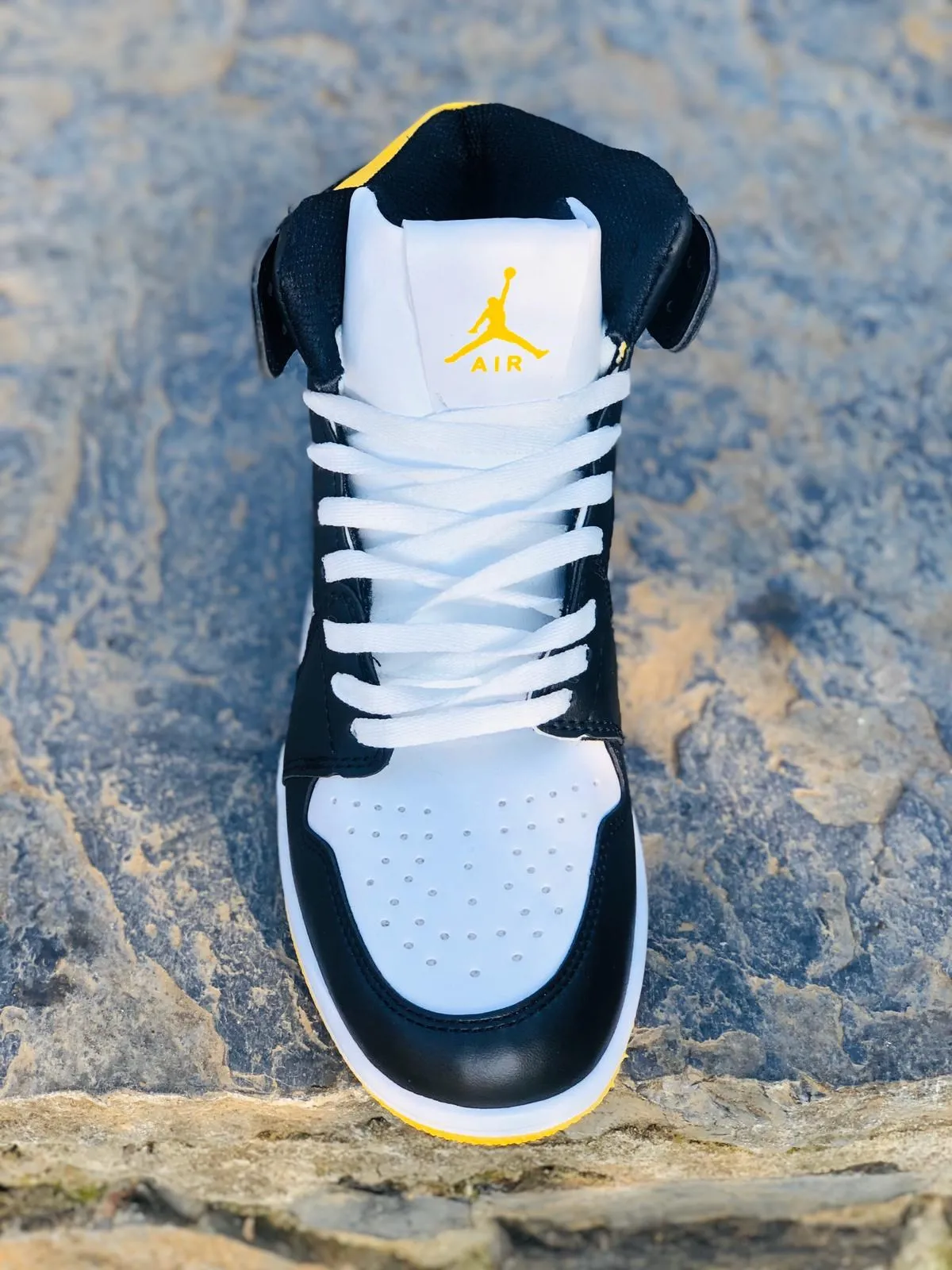 Желтый Nike Jordan 1