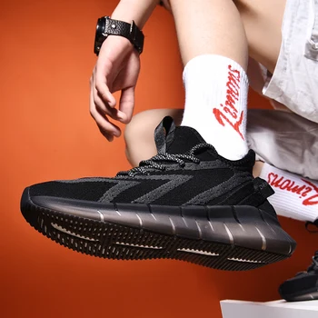 

2020 Brand New Men's Striped Popcorn Light and Breathable Outdoor Running Shoes High Quality Men's Shoes Sports Shoes