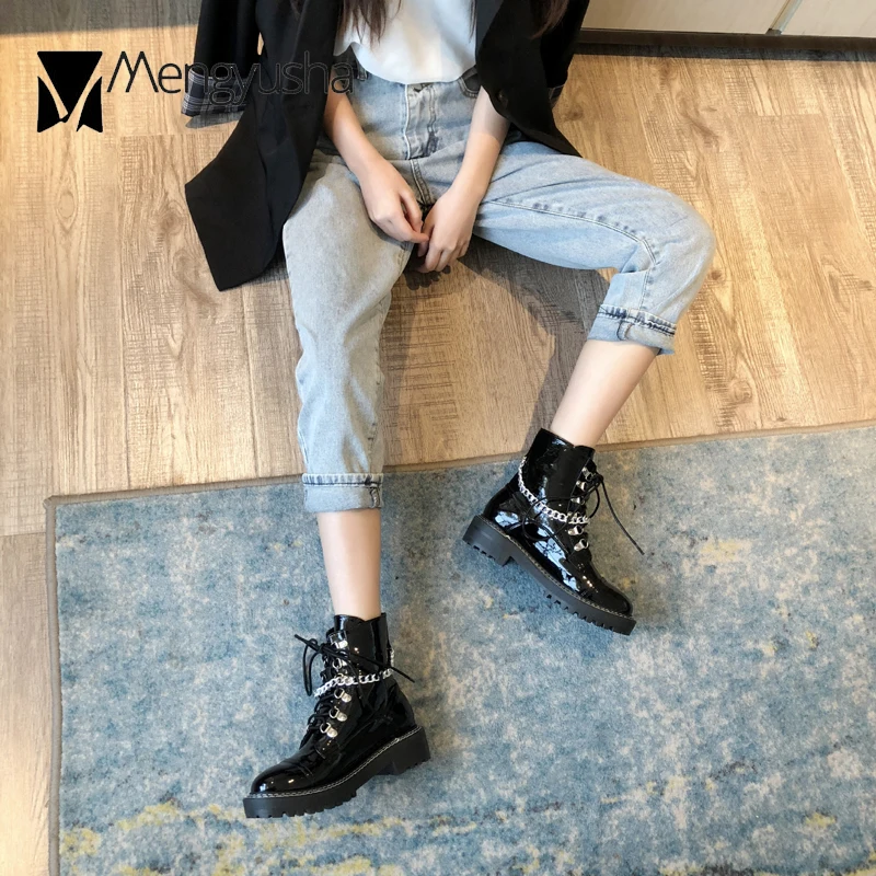 Ботинки martin на толстой платформе Женские ботинки в байкерском стиле с цепочкой и