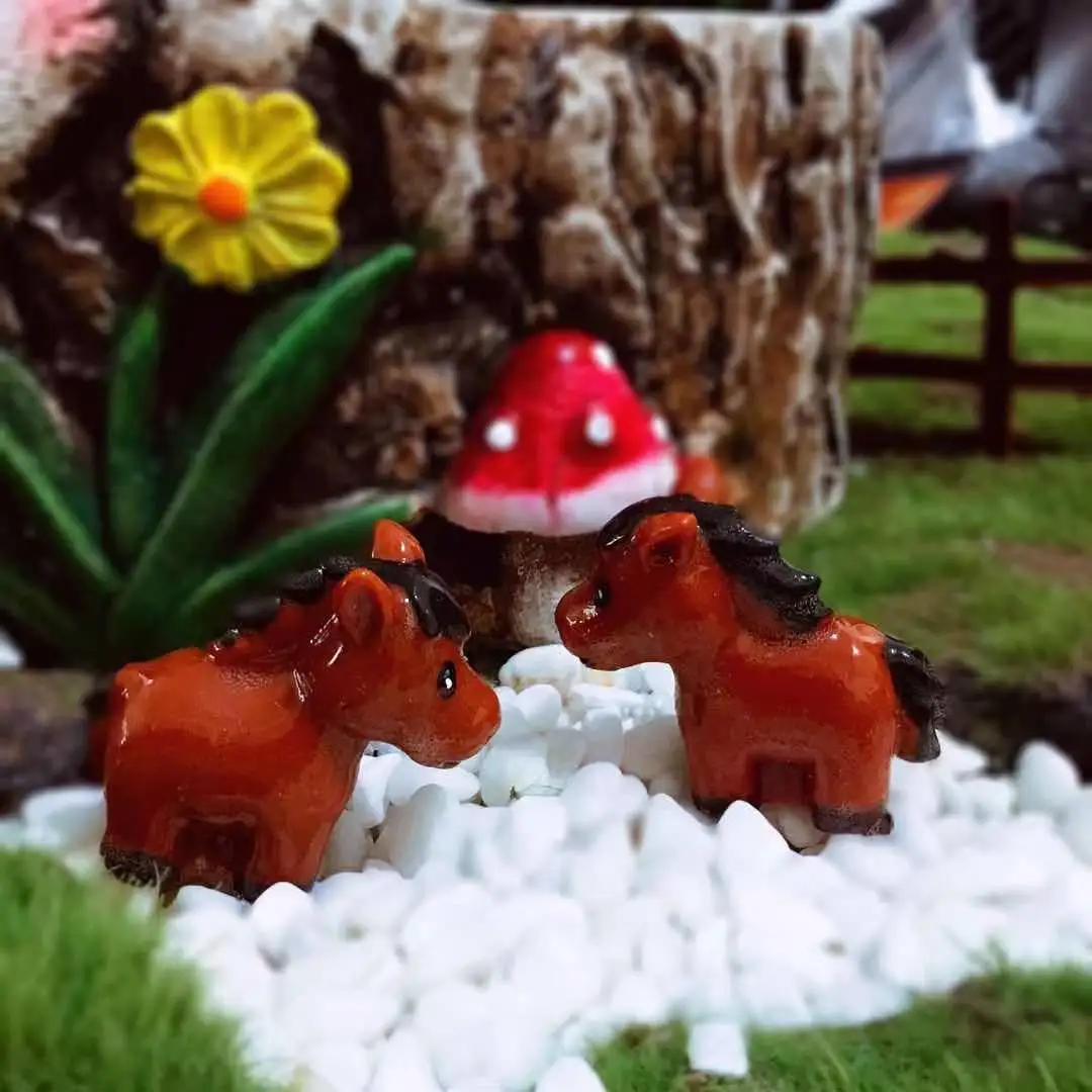 Resin Craft Flower Pot  Micro Landscape Decoration Miniature Multicolor Signpost Horse Cow Deer Lion Elephant Decor 1Piece