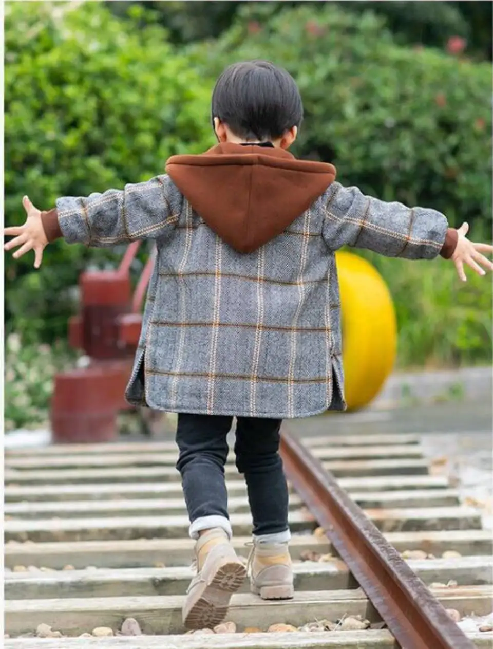 Клетчатое пальто для мальчиков 2, 3, 4, 5, 6, 7, 8, 9, 10 лет, 2 цвета, осенне-зимние детские куртки, верхняя одежда для детей, утепленная верхняя одежда с капюшоном