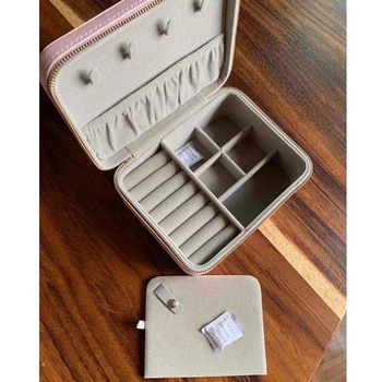 

2020 New Show Box Temperament Women Jewelry Storage Protection Display Gift Handbags Luxury Brand Peripheral Product Recommended