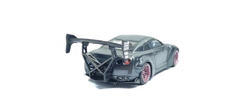 1/64   Resin Modified Tail Wing Simulation Sports And Racing Car Garage Scene 5