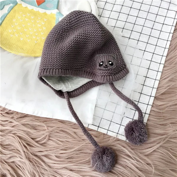 Детские шапочки Skullies Beanies для мальчиков и девочек, зимняя однотонная шапка с мультяшным медведем и помпонами, теплые эластичные модные аксессуары