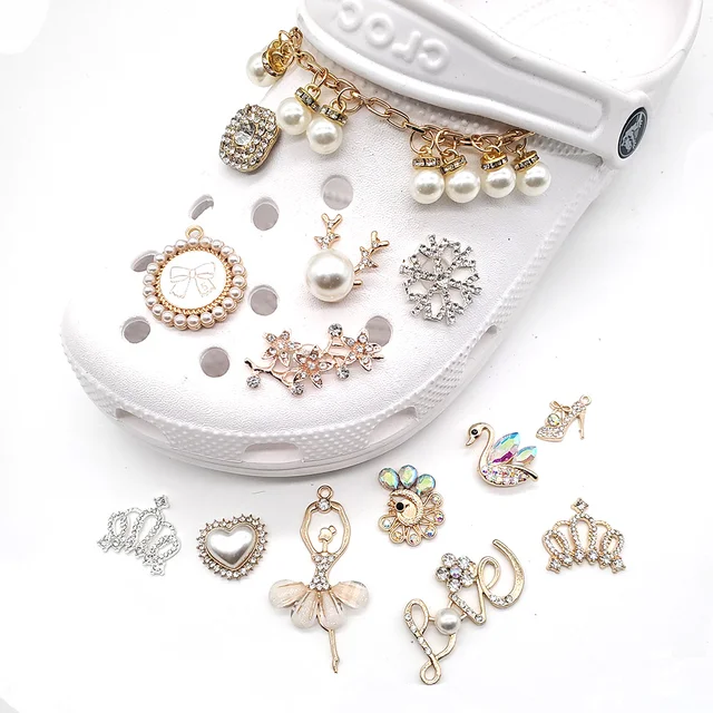 Luxury Jewelry Bear Shoe Charms Croc Pins Women Garden Clog Shoe Decoration  Diy Combination Buckle Accessories Girls Party Gifts