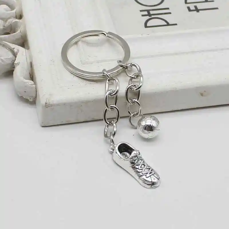 

Fashion Charm Football Metal Keychain Men's Gift Keychain Football Shoes and Football Pendant Keyring Gift Party Keychain Jewelr