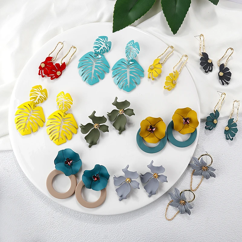 

AMORCOME Trendy Women Multiple Personalized Colorful Flowers Drop Earrings For Girl Personalized Floral Dangle Earrings Jewelry