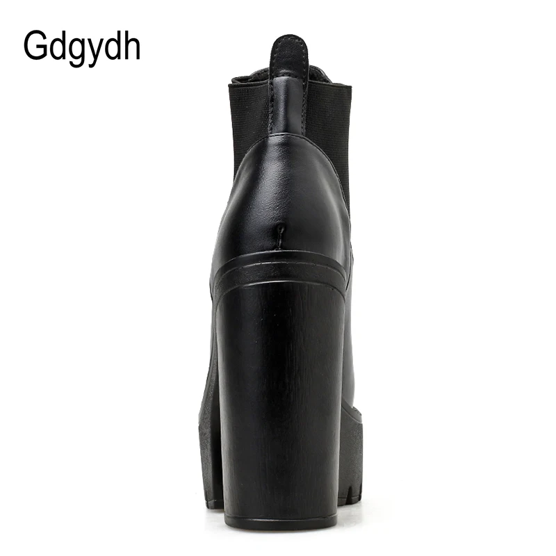 Женские кожаные ботинки Gdgydh черные однотонные на высоком каблуке и платформе