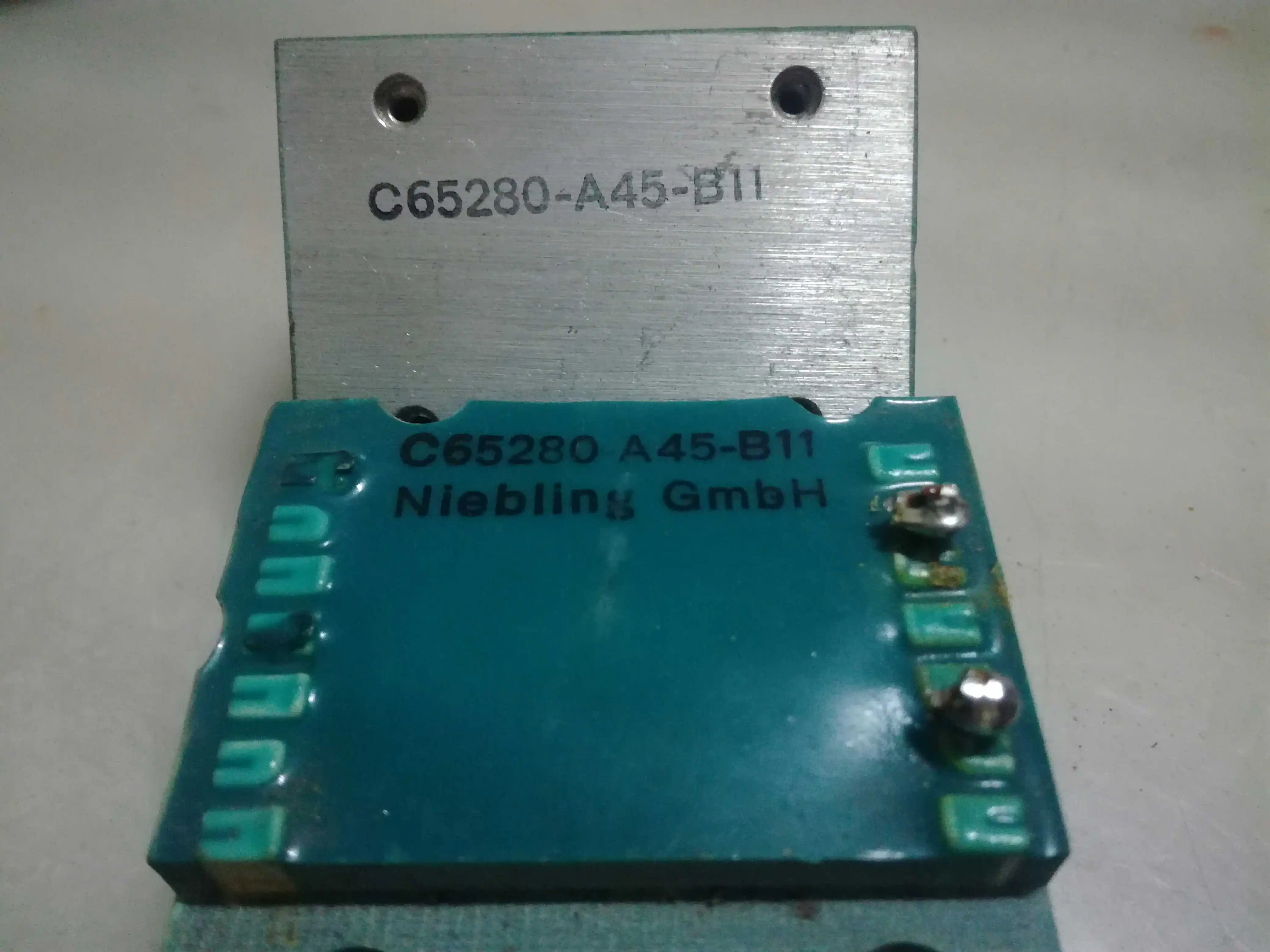 Оригинальные импортные ND202A PM 28BD42B 28BD42A DMKE151 1 C65280 A45 B11 Q60D2412 12Z AD8689 8689 ATS 0257 гарантия
