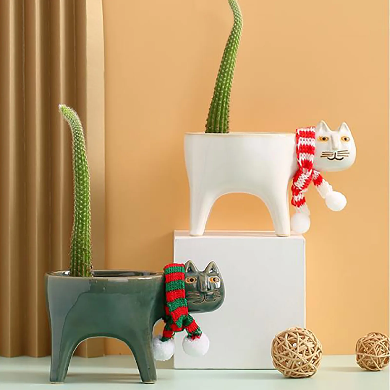 

Ceramic Cat Flower Pot with Tray Creative Kitten Planter for Succulents Plants Mini Bonsai Home Garden Desktop Decoration