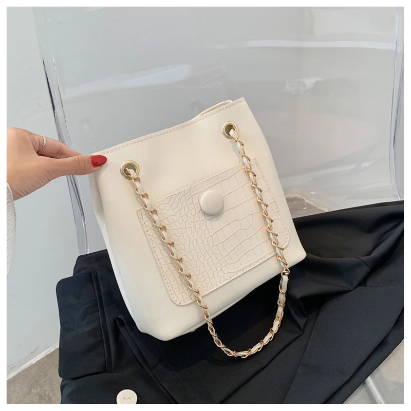 

2020 new ladies solid color PU leather messenger bag ladies chain handbag travel trend single shoulder messenger bag white