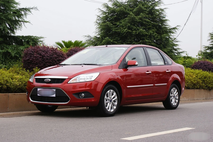 11-CHINA-sedan