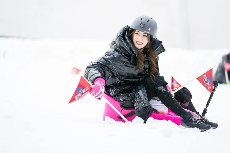 Women's Down Jacket Winter Extreme Challenge Down Jacket Long Men and Women Couples Thicken Large Size Loose Women's Coat