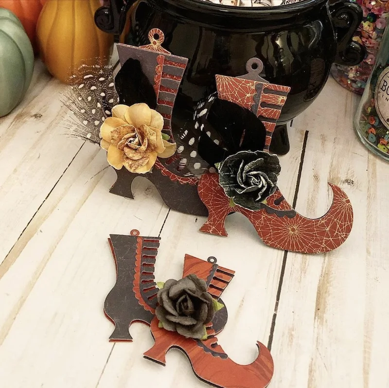KSCRAFT Witch Boots Halloween Tags Metal Cutting Dies Stencils for DIY Scrapbooking Decorative Embossing DIY Paper Cards