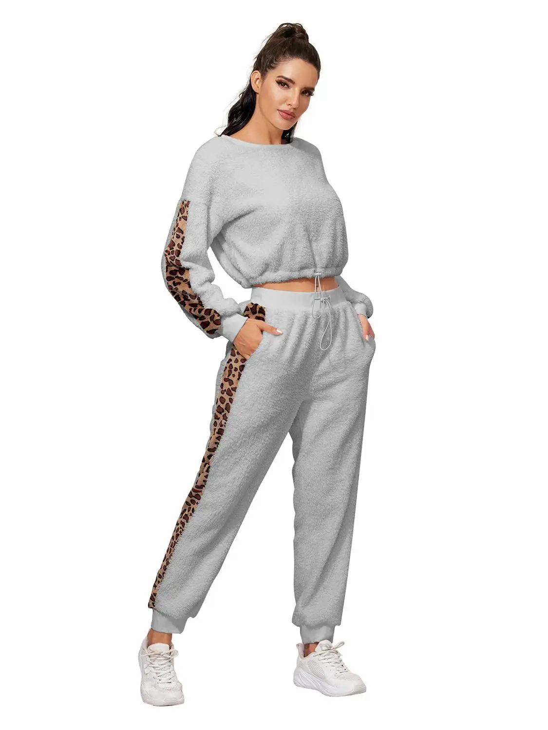

2020 New Fashion Trend Autumn And Winter Plush Sweater Women's Casual Leopard Stitching Two-Piece Velvet Set
