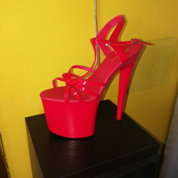20cm Unique thong sandals, Roman ultra high heels, paint the foreign trade of the lacquer that bake big yards for Dance Shoes