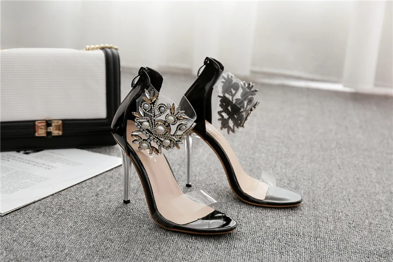 Женские босоножки на высоком каблуке 10 см с жемчугом; женские прозрачные туфли со стразами; роскошные дизайнерские женские летние туфли-лодочки с ремешком на щиколотке