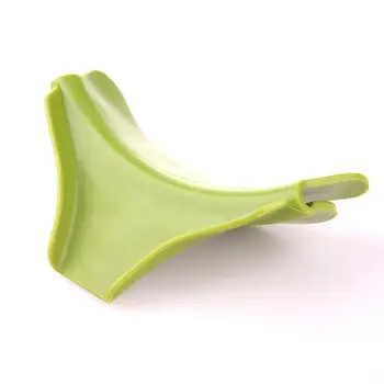 

Creative Green Silicone Anti-spill Silicone Slip On Pour Soup Spout Funnel For Pots Pans And Bowls And Kitchen Gadget Tool