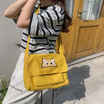 

2020 simple and stylish portable class messenger bag female retro student canvas shoulder bag