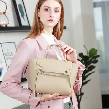 

New Fashion Simple Temperament Genuine Leather Palm Print Catfish Bag Wings Style Bag Shoulder Cross- Body Handbag