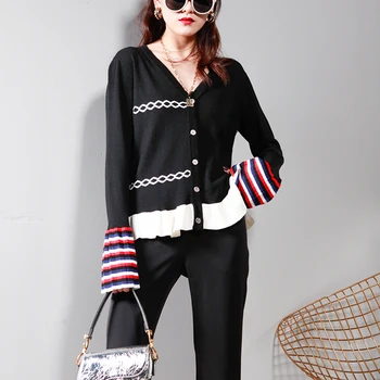 

Cute Black Knit Sweater Cardigans 2019 Autumn Hit Color V-neck Single Breasted Flare Sleeve Knitted Cardigan Coat Sweaters