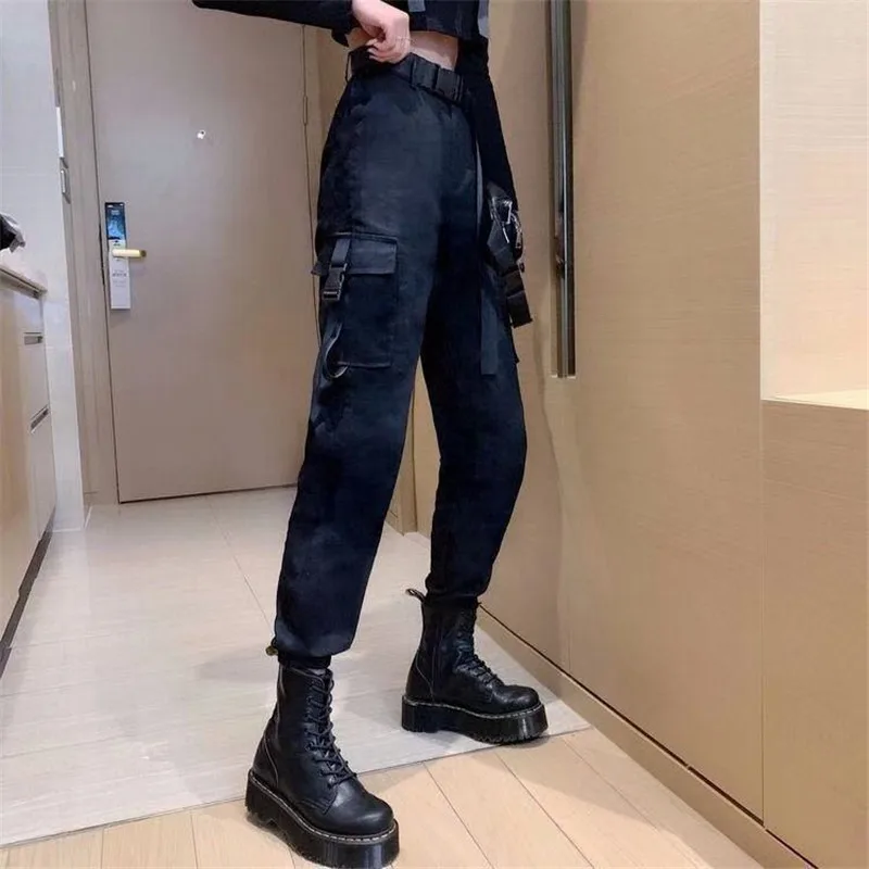 Рисунок 2 - Женские брюки-карго с завышенной талией