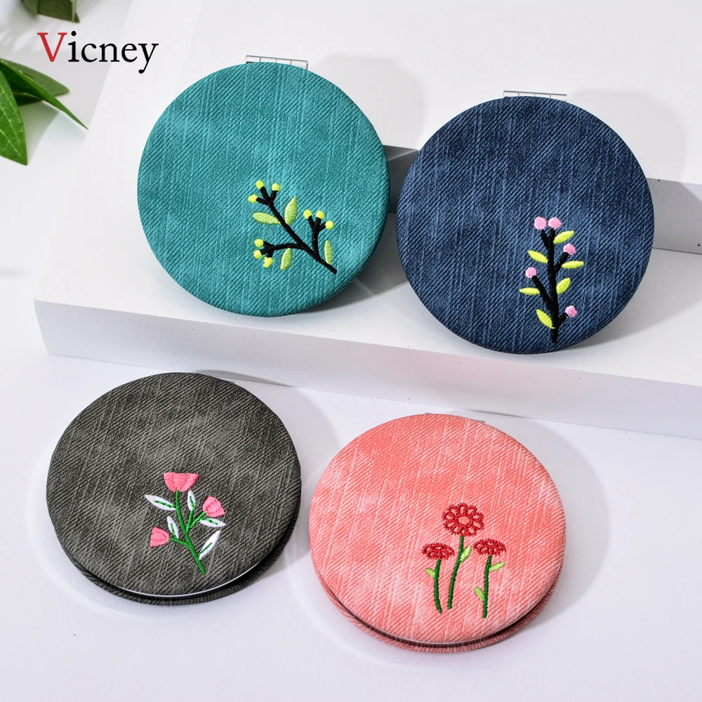

Creative Design Embroidery Hand Mirrors Custom Double-Sided Folding Mirror Cartoon Pattern Cloth Flower Make Up Accessories