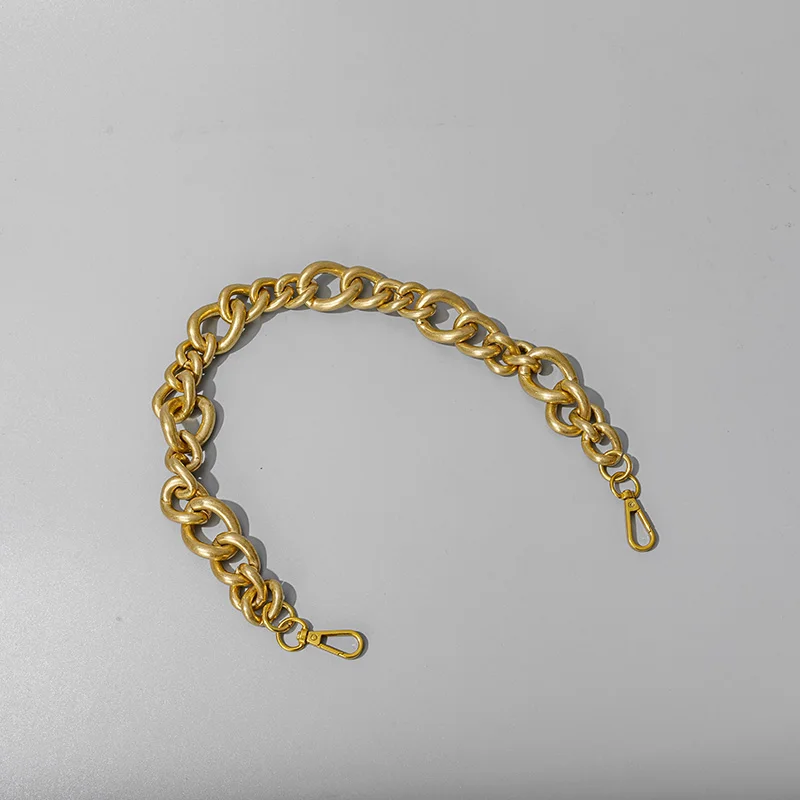 Женская брендовая дизайнерская сумка металлическая цепочка золотые и